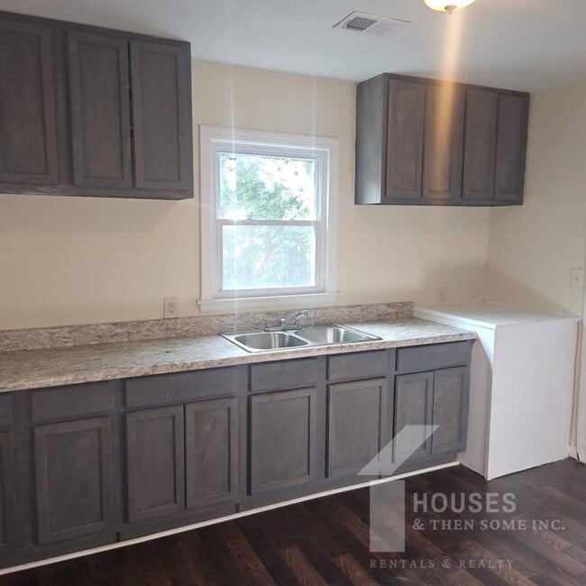 Photo - 44 Bagwell Cir