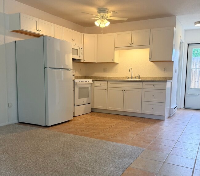 Kitchen - 2525 W Vermijo Ave Unit 2525 W. Vermijo Ave