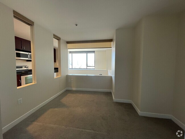 Building Photo - Wonderful Jr 1 bedroom 1 bath at The Beaco... Rental