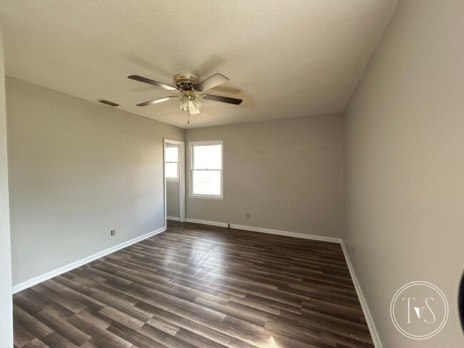 Photo - 720 Bacon Rd