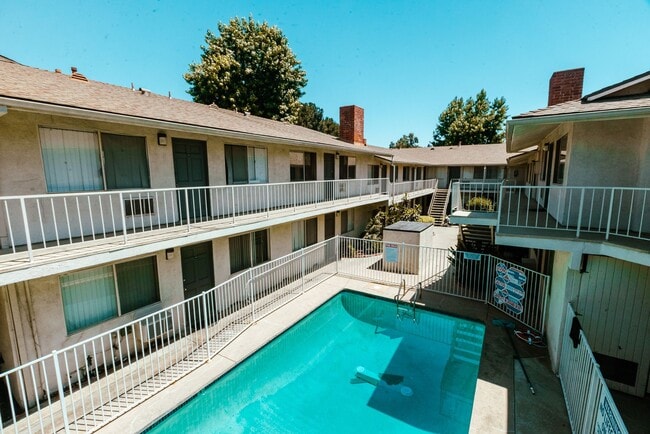 Photo - 18407 Dearborn Street