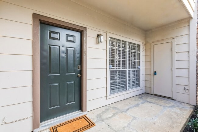 Building Photo - 2626 Holly Hall St Unit 715