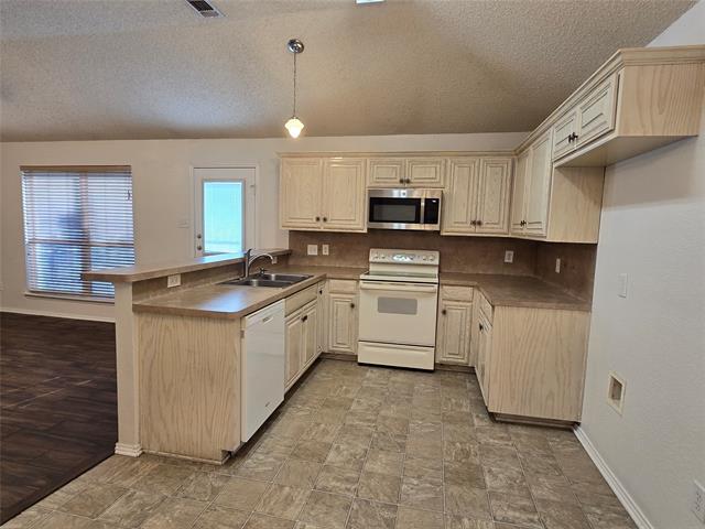 Photo - 616 Sawyer Dr