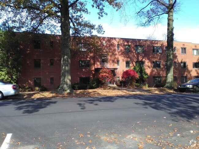 Building Photo - 411 Hoodridge Dr Rental