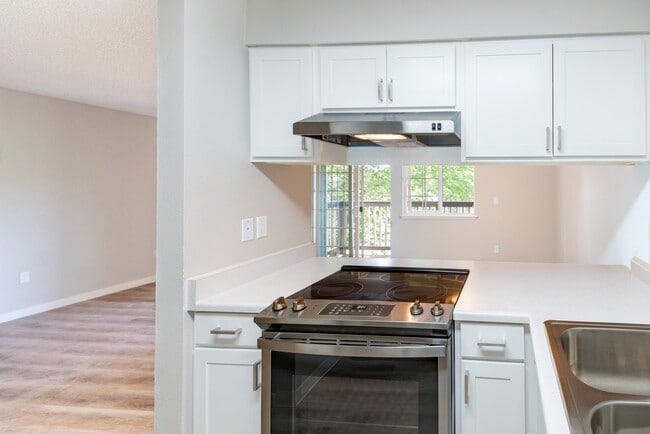 Riverside Park Apartments