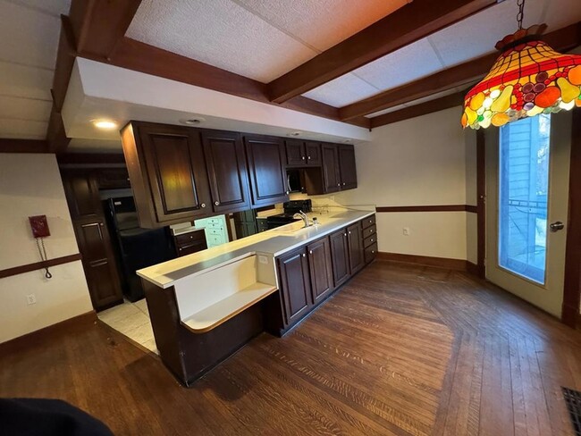 Photo - 116 W 2nd St