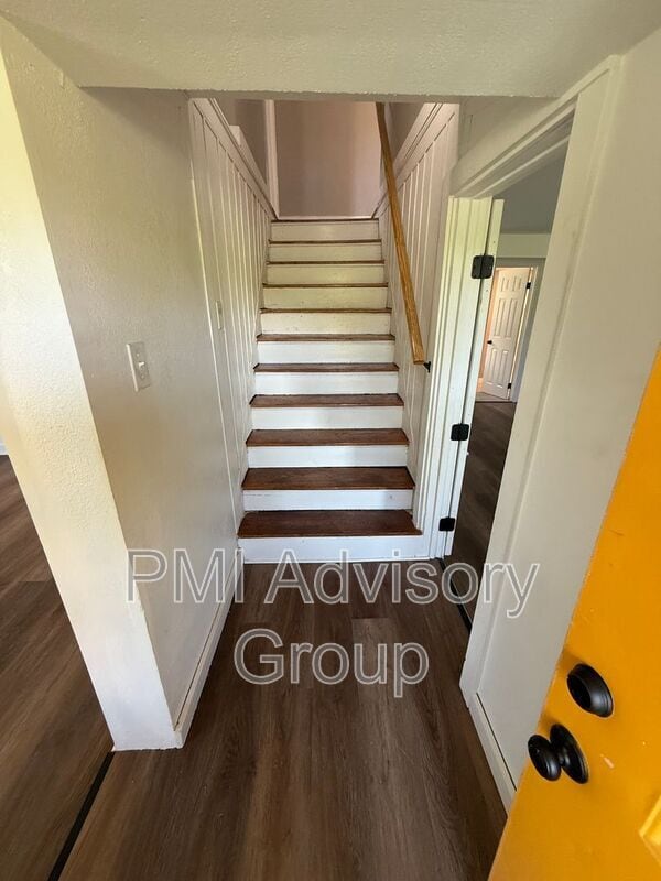 Photo - 1409 NE Sardou Ave