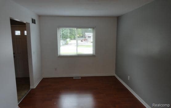 Photo - 1480 Junction St