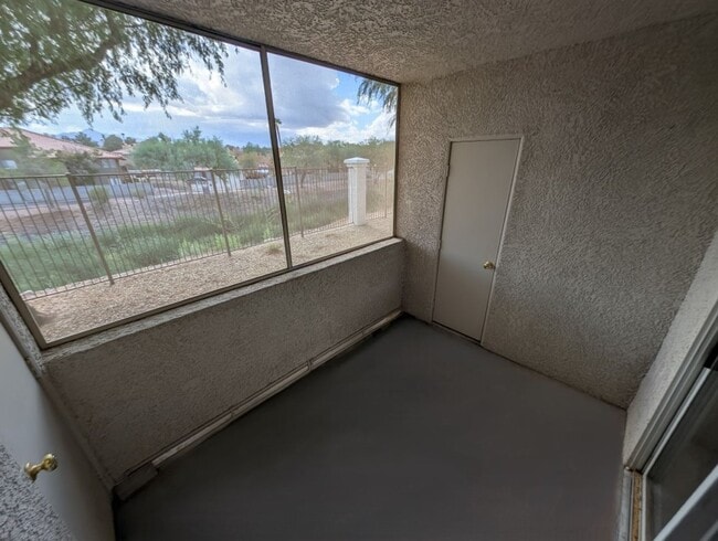 Photo - 2325 Windmill Pkwy