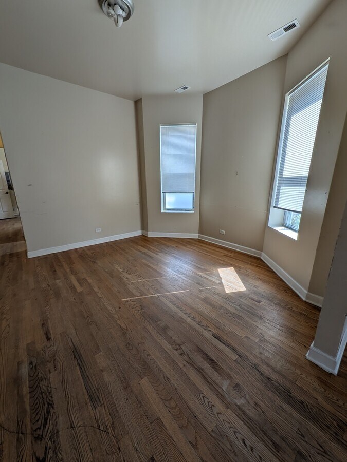 Photo - 5031 S Hermitage Ave