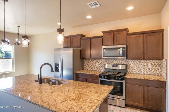 Photo - 1996 Pine Trail St