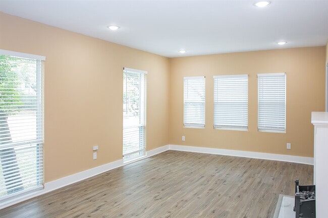 Photo - 2301 Albans Rd