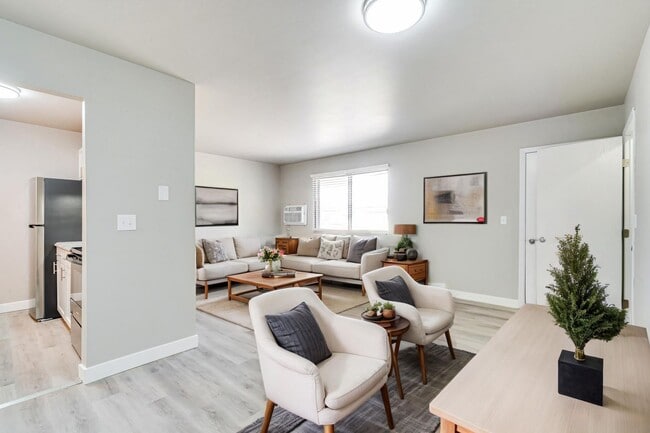 Photo - The Grove on Lombard