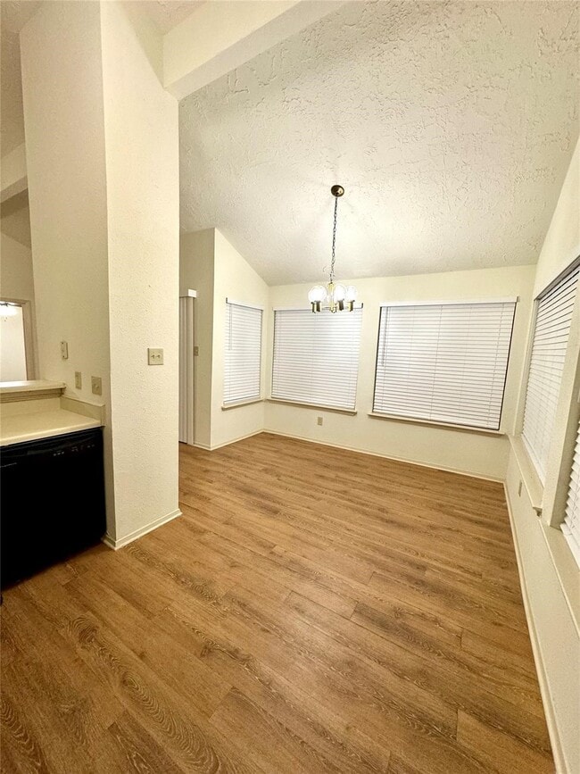 Photo - 3030 Sherborne St