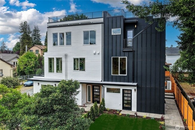 Building Photo - 9813 Linden Ave N