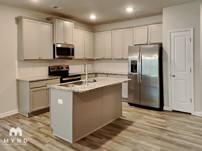 5091 Lower Elm St
