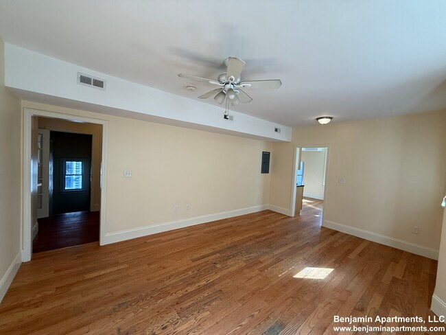 Photo - 74 Brooks St Unit 2