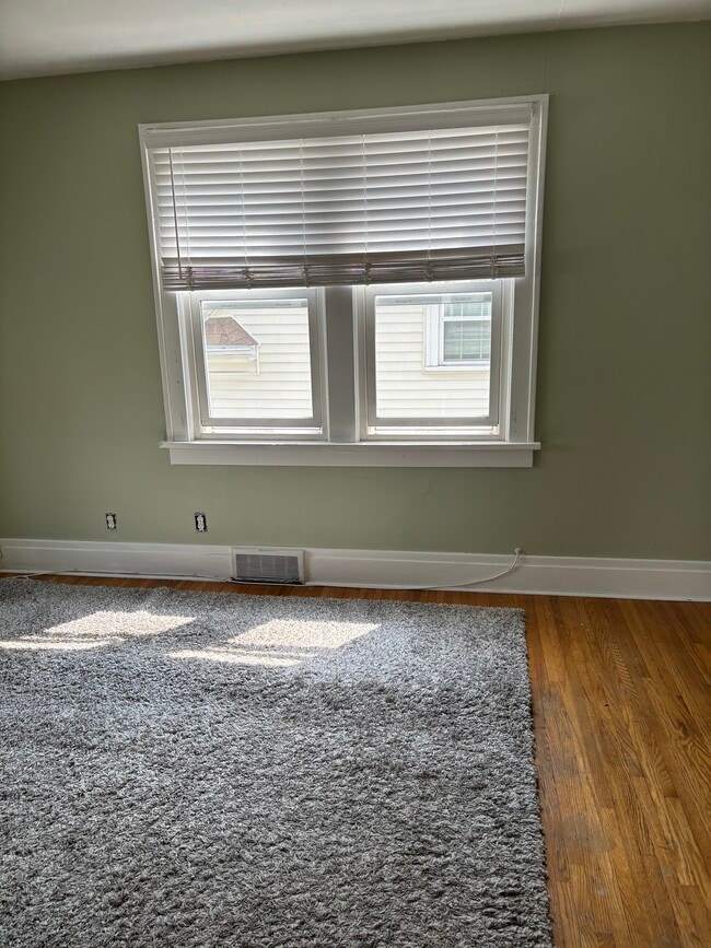 Photo - 2747 La Salle Ave Unit Lasalle AVE