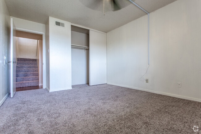 2 BR, 2 BA - 894 SF