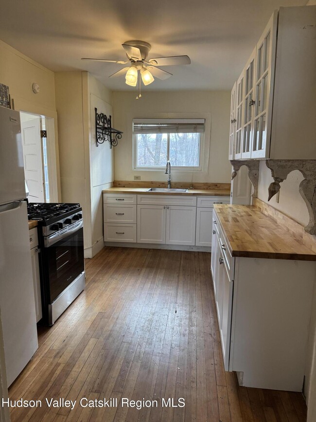 Photo - 56 Kinderhook St