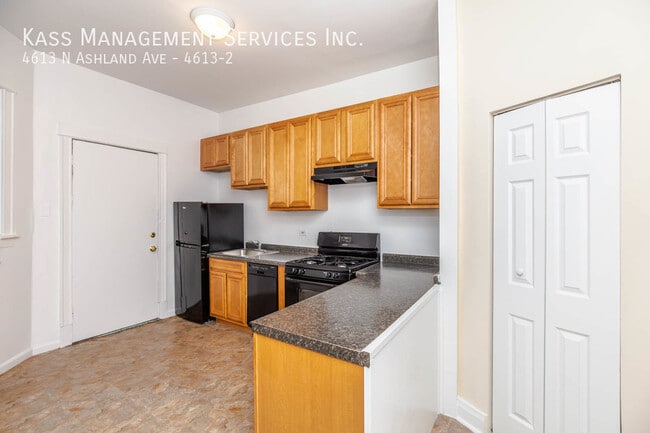 Building Photo - 4613 N Ashland Ave Unit 4613-2