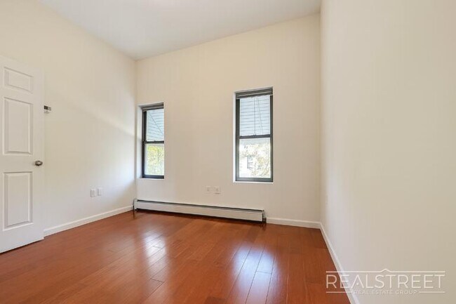 Photo - Lovely 3 Bed in Bed Stuy! Unit 2