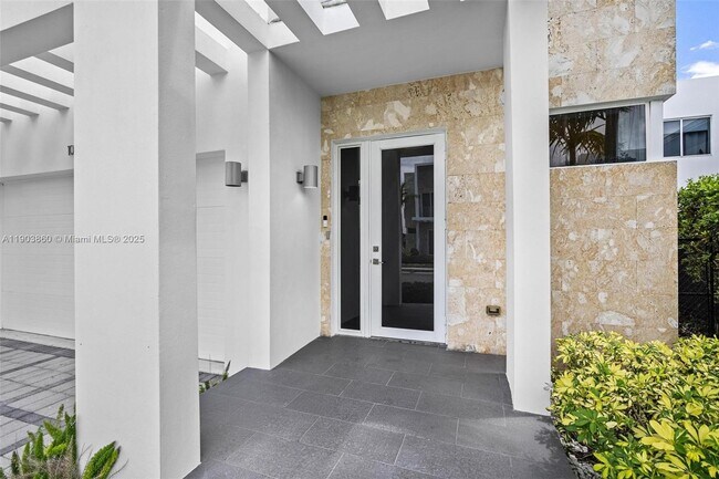 Photo - 10330 NW 68th St