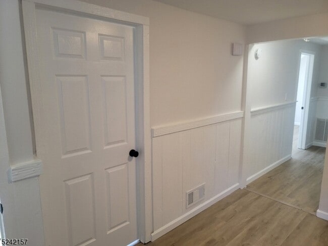 Photo - 170 Sargeant Ave Unit 2