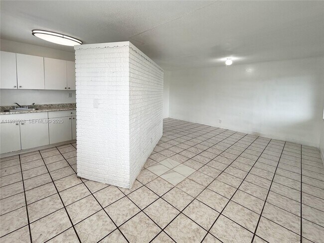 Photo - 3049 NW 9th Ave Unit 6