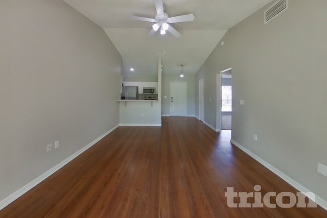 Photo - 7833 Manor Dr