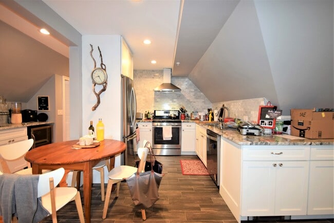 Photo - 32 Mapleton St Unit 3