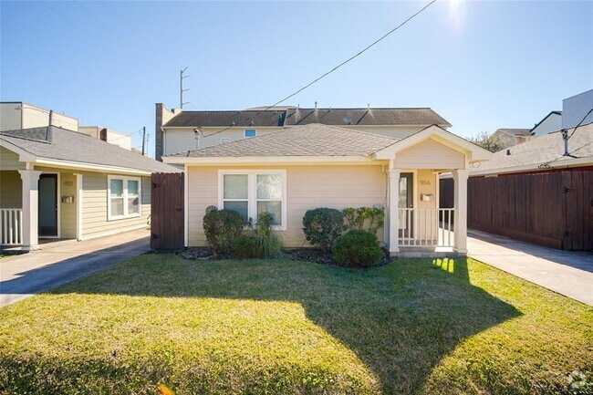 Building Photo - 906 W 9th St Rental