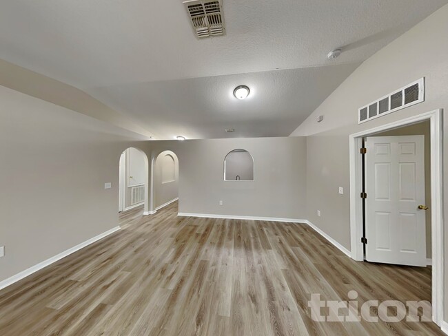 Photo - 339 Squires Grove Dr