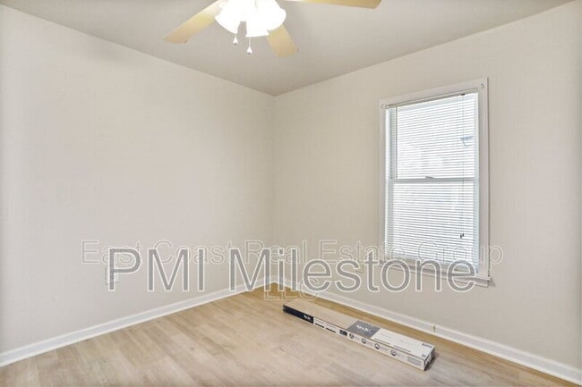 Photo - 118 S Locust St