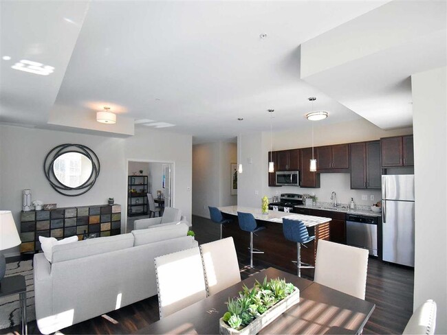 Oaks of Shorewood Apartments