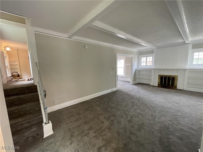 Building Photo - 825 Elmore Ave