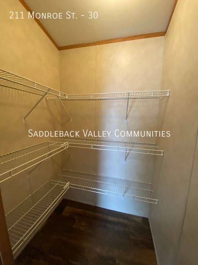 Photo - 211 Monroe St