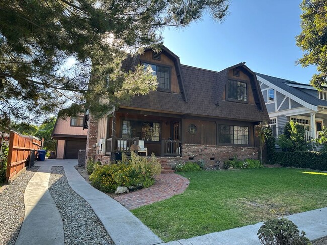Photo - 199 N Hermosa Ave Casa