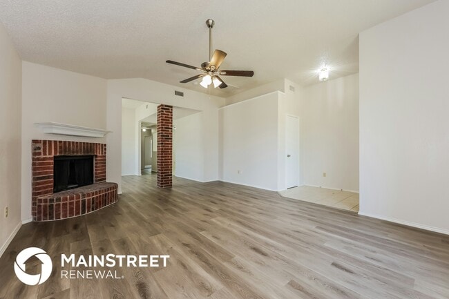 Photo - 10909 Hornby St