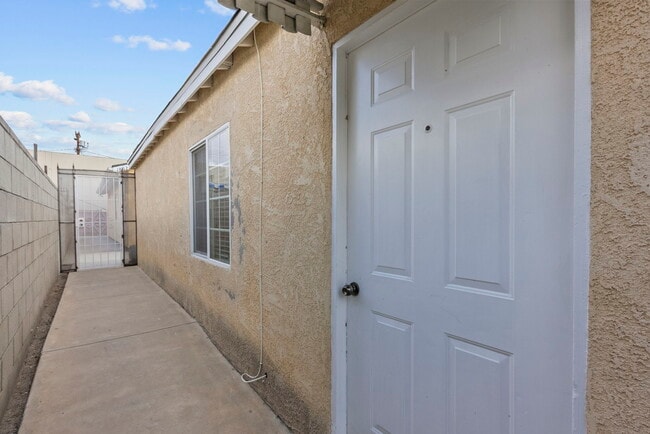 Photo - 18621 Bryant St