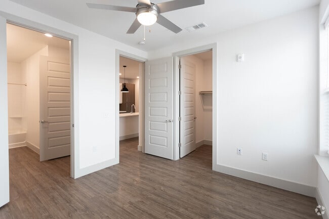 1HAB, 1BA - 716 ft²