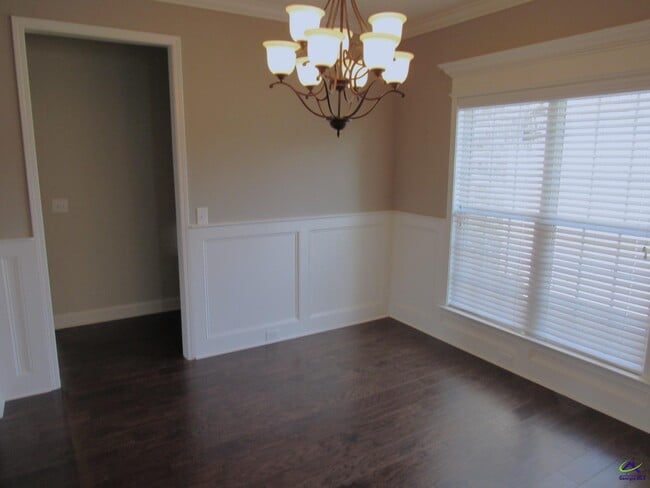 Photo - 110 Sandringham Ct