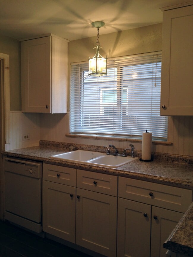 Photo - 2960 Fairfax St