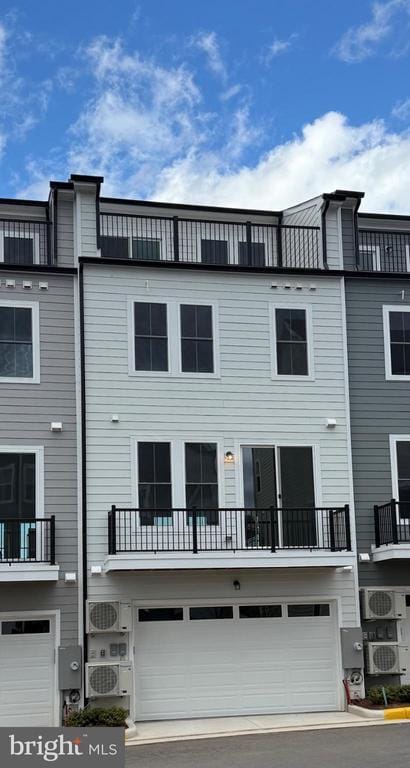 Photo - 13918 Aviation Pl