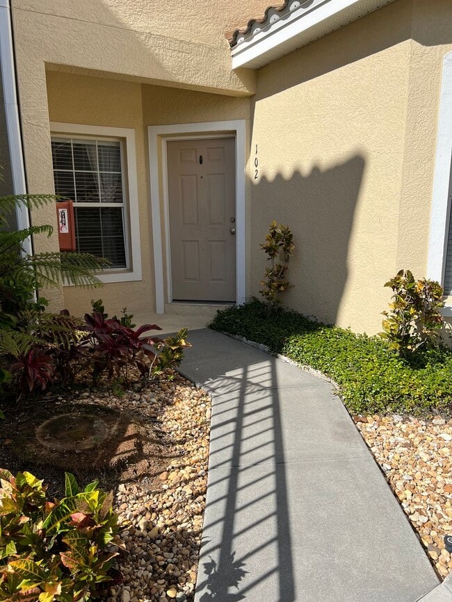 Photo - 692 Seabrook Ct