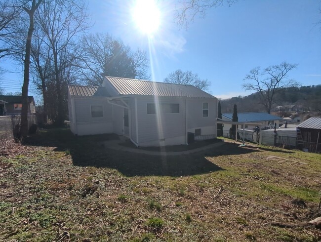 Photo - Great Rossville Family Home