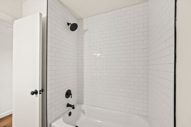 Photo - 1640 W Northwest Blvd