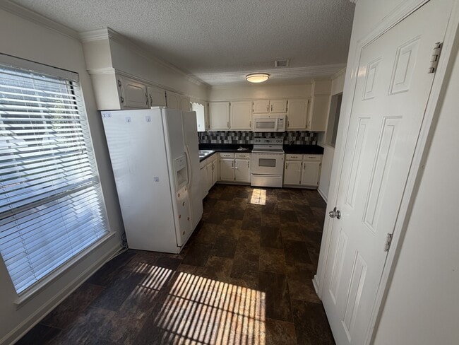 Photo - 755 E Northfield Blvd
