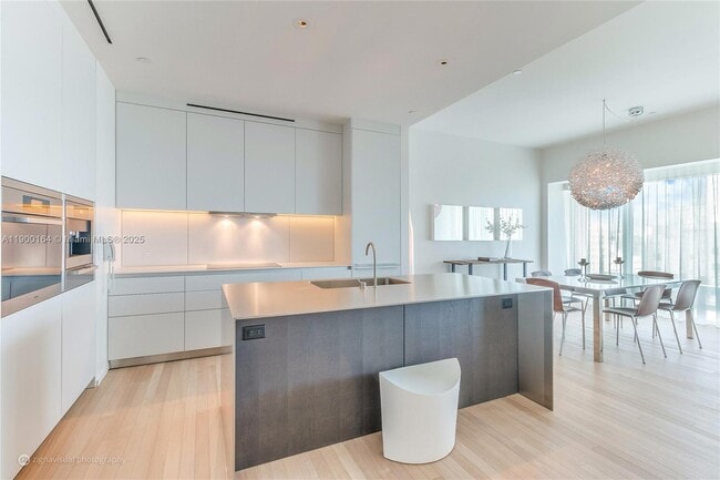 Photo - 2901 Collins Ave Unidad 1207