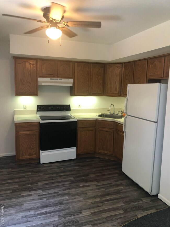 Photo - 126 Barraud Dr